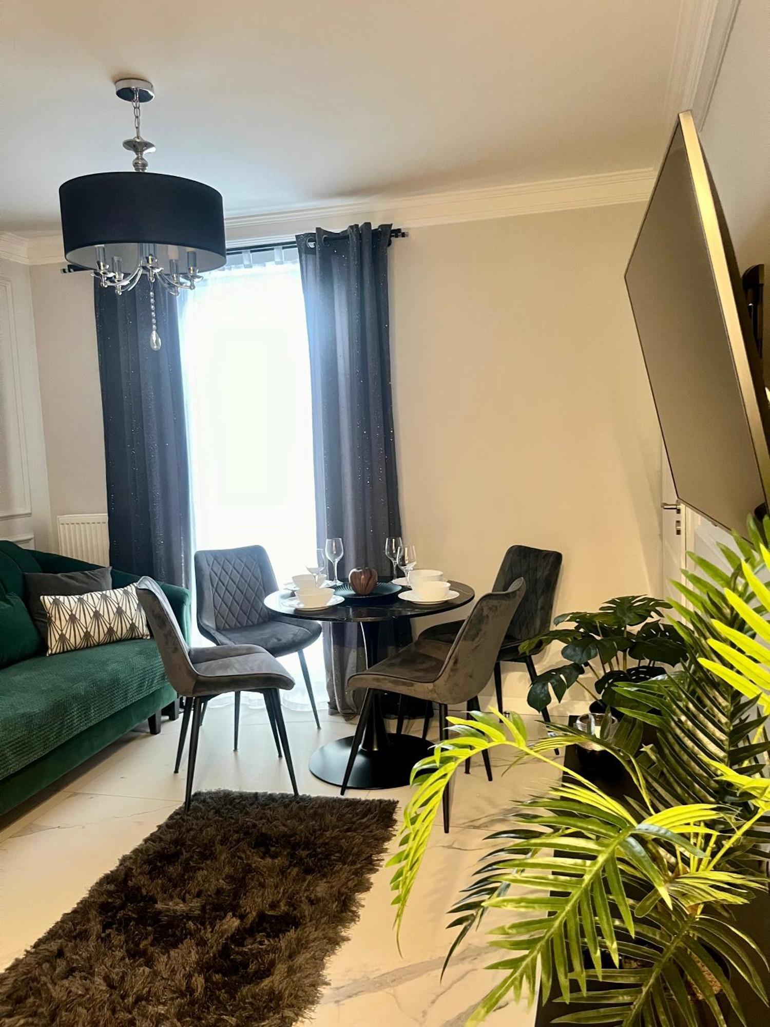 Apartamenty Kielce- Apartament Rubin Przy Zalew Kielecki, Faktura, Parking, Centrum Dış mekan fotoğraf