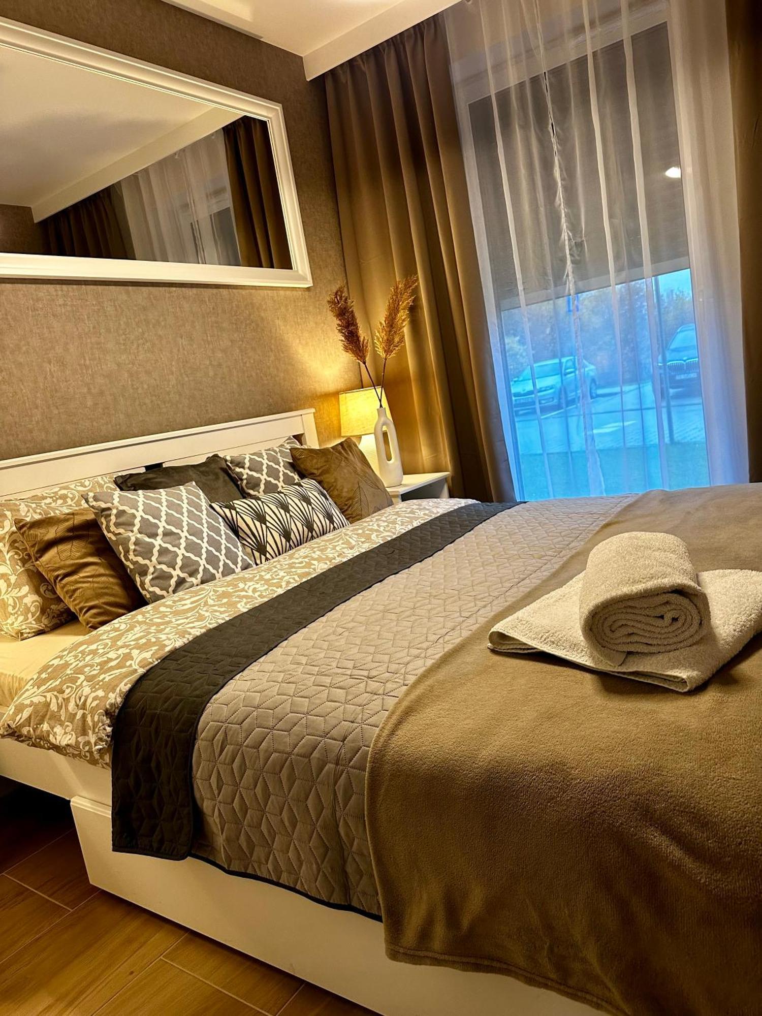 Apartamenty Kielce- Apartament Rubin Przy Zalew Kielecki, Faktura, Parking, Centrum Dış mekan fotoğraf