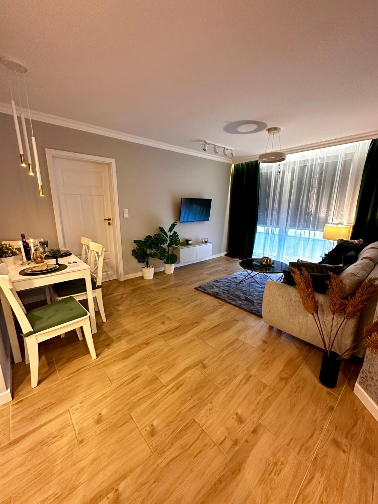 Apartamenty Kielce- Apartament Rubin Przy Zalew Kielecki, Faktura, Parking, Centrum Dış mekan fotoğraf